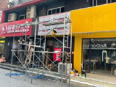 浦北制作广告招牌如何避免它发黄？